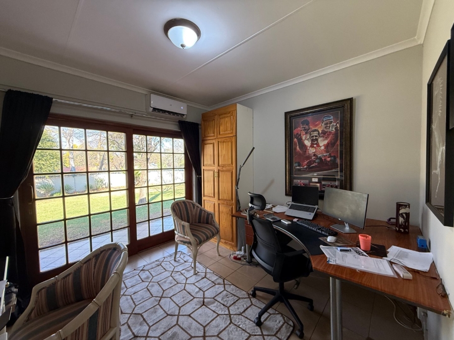 5 Bedroom Property for Sale in Schoemansville North West